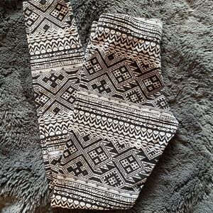 Garage Size XS Aztec Print Leggings